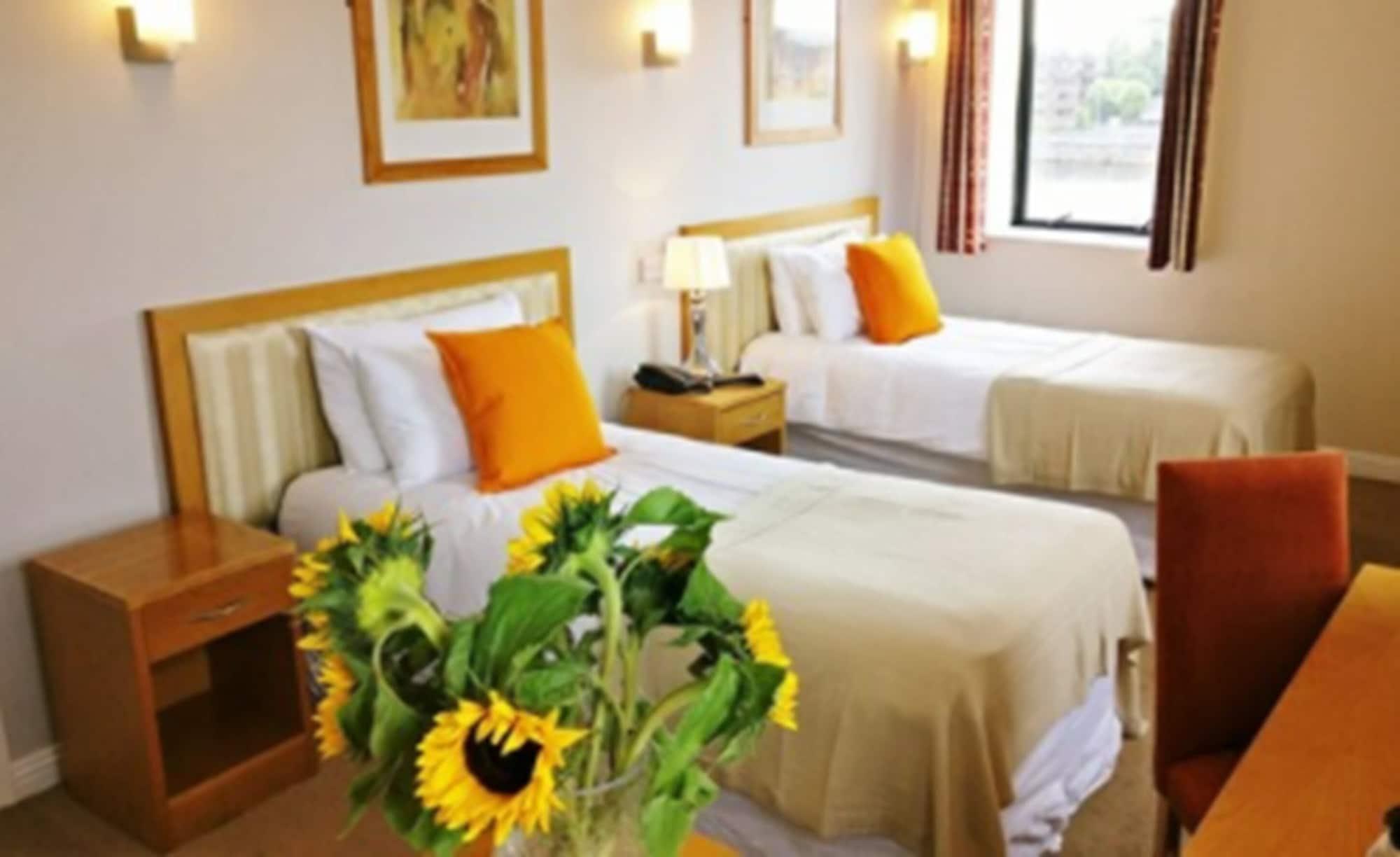 The Pier Hotel Limerick Junction Dış mekan fotoğraf